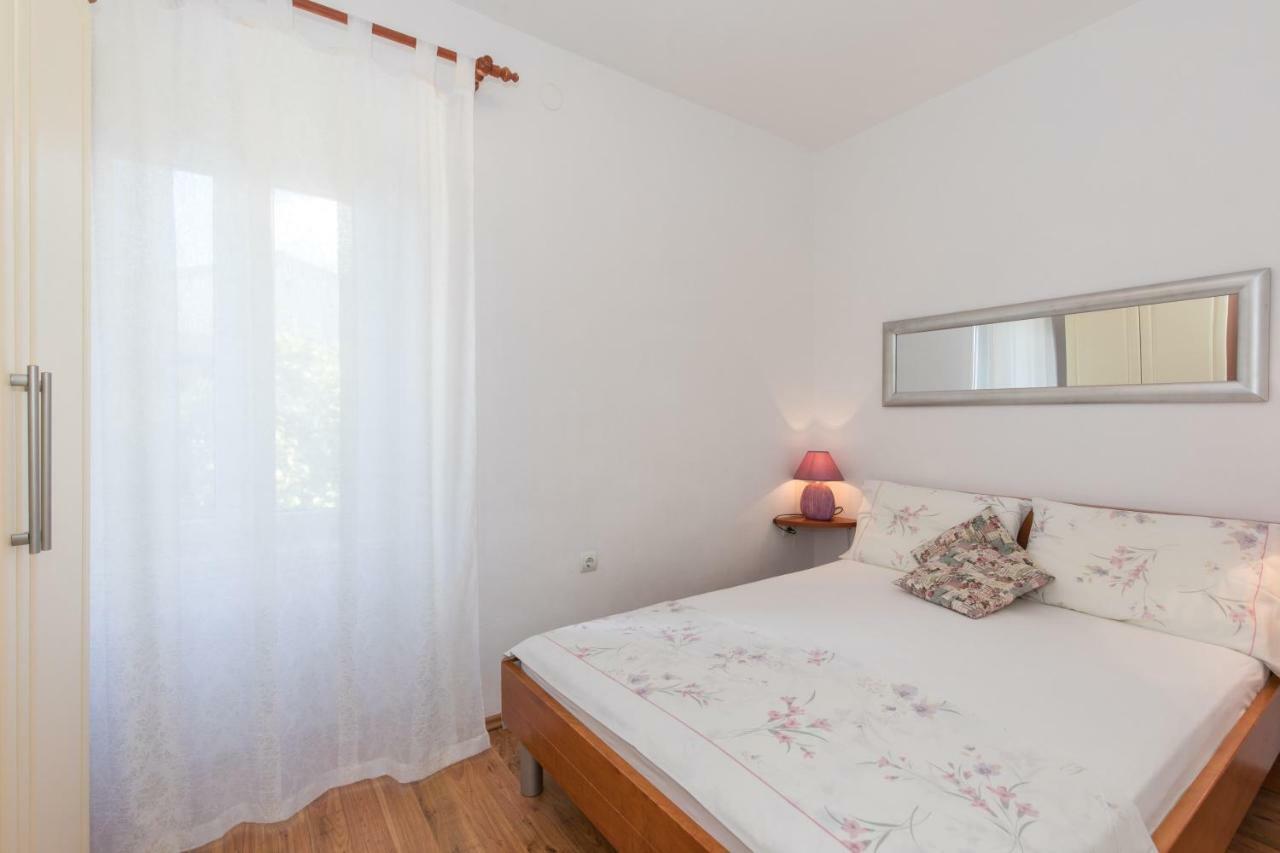 Apartments Ivona Malinska Ngoại thất bức ảnh