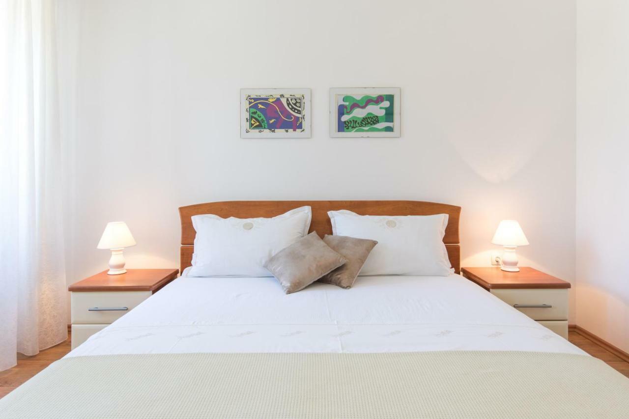 Apartments Ivona Malinska Ngoại thất bức ảnh